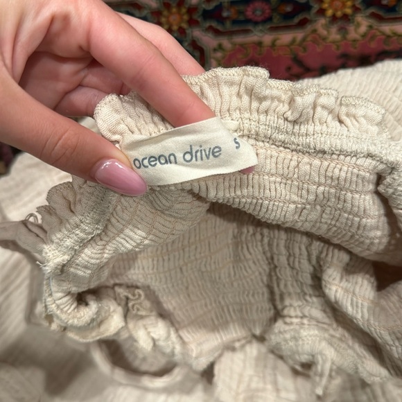 Ruffled cream dress - Picture 3 of 3